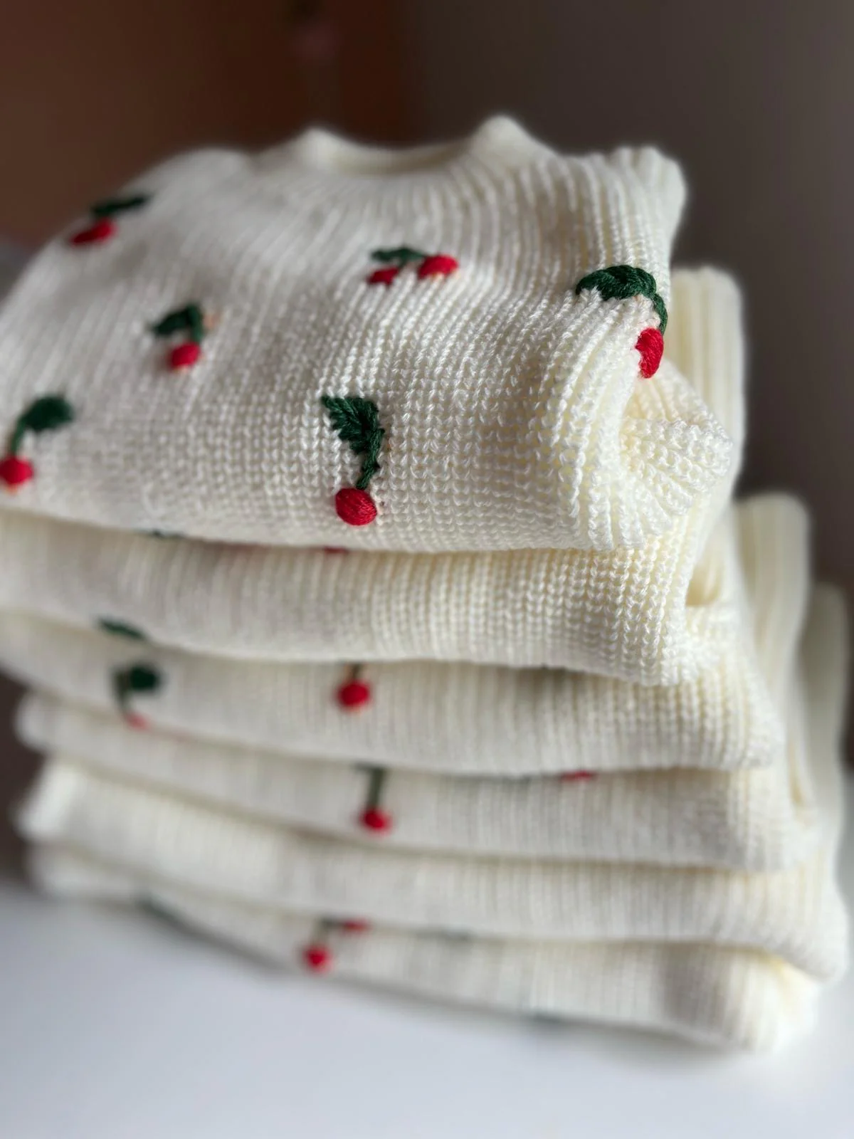 Buzo tejido cerezas - Imagen 2